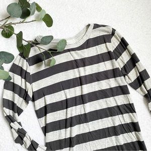 Forever 21 | thick rugby style blue and gray/cream stripe long sleeve crewneck